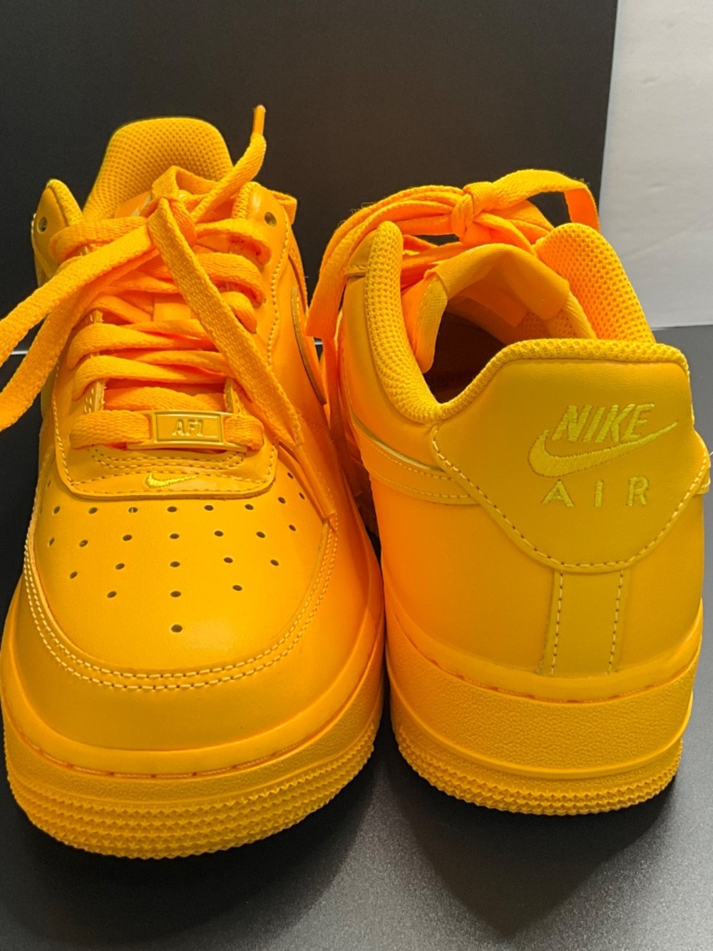 Nike Air Force 1. Laser Orange. US Women’s 8/Men’s 6.5/EUR 39. NWOT/Box - Picture 3 of 7